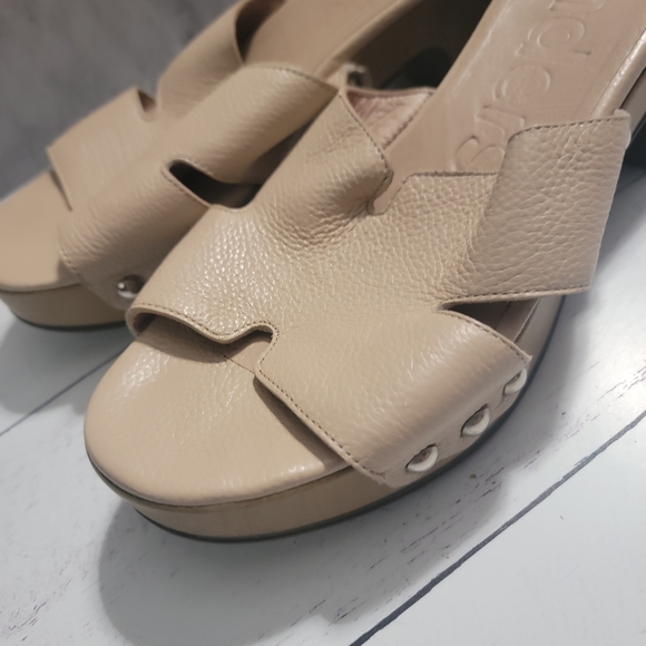 Wonders Cream Comfort Mules with Cushioned Footbed - Picture 3 of 4